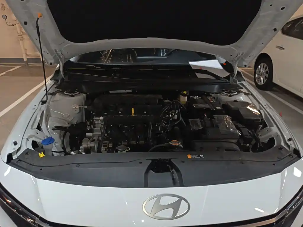 Hyundai Elantra 2023 — фото 23