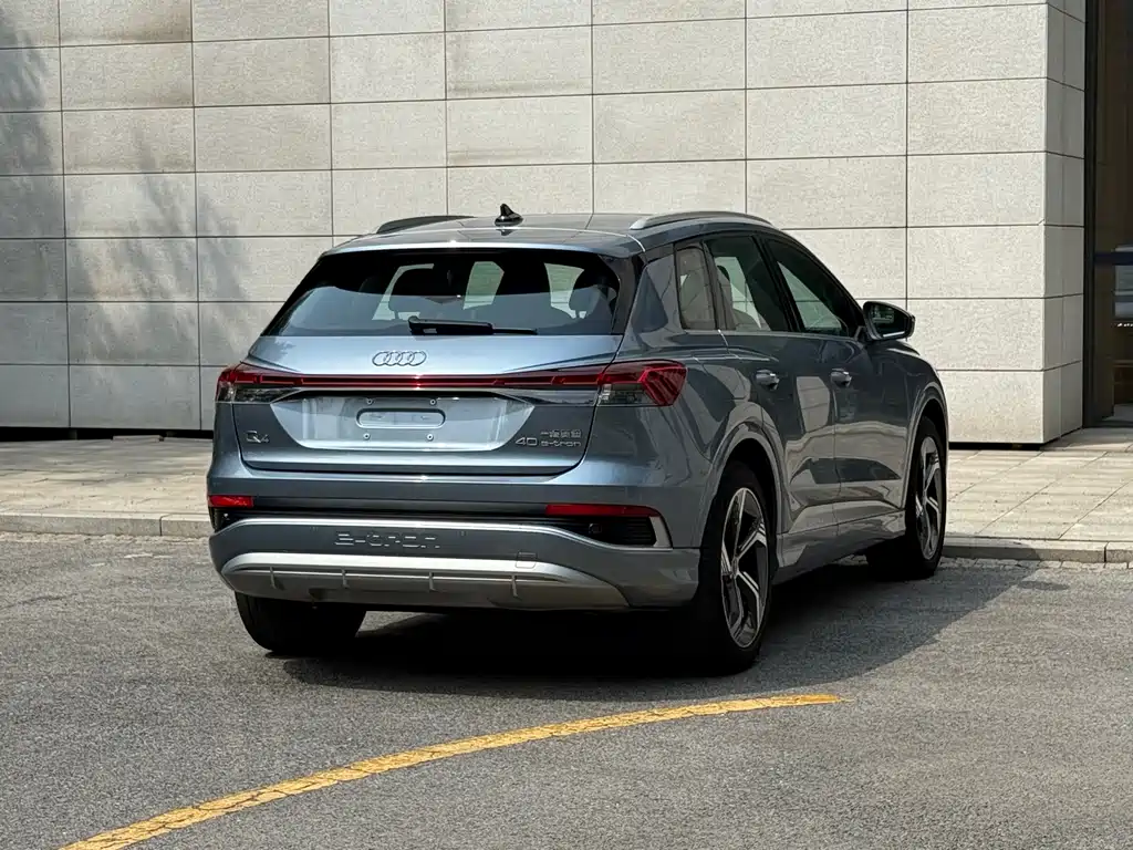 Audi Q4 E-Tron 2024 — фото 20
