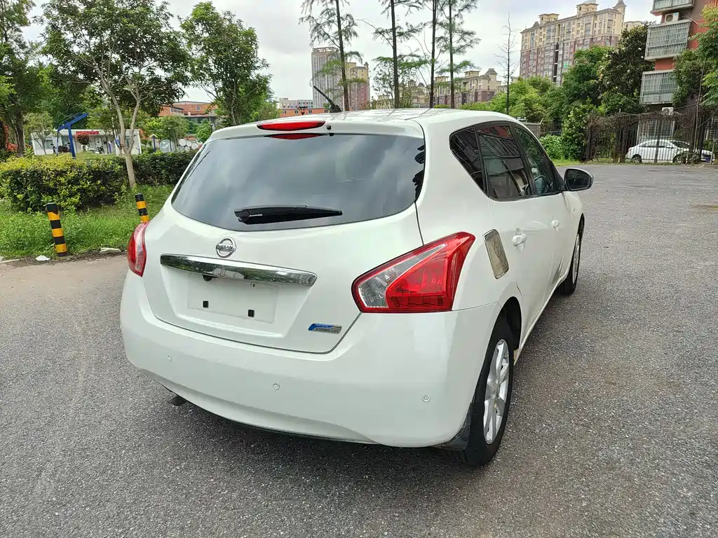 Nissan Tiida 2014