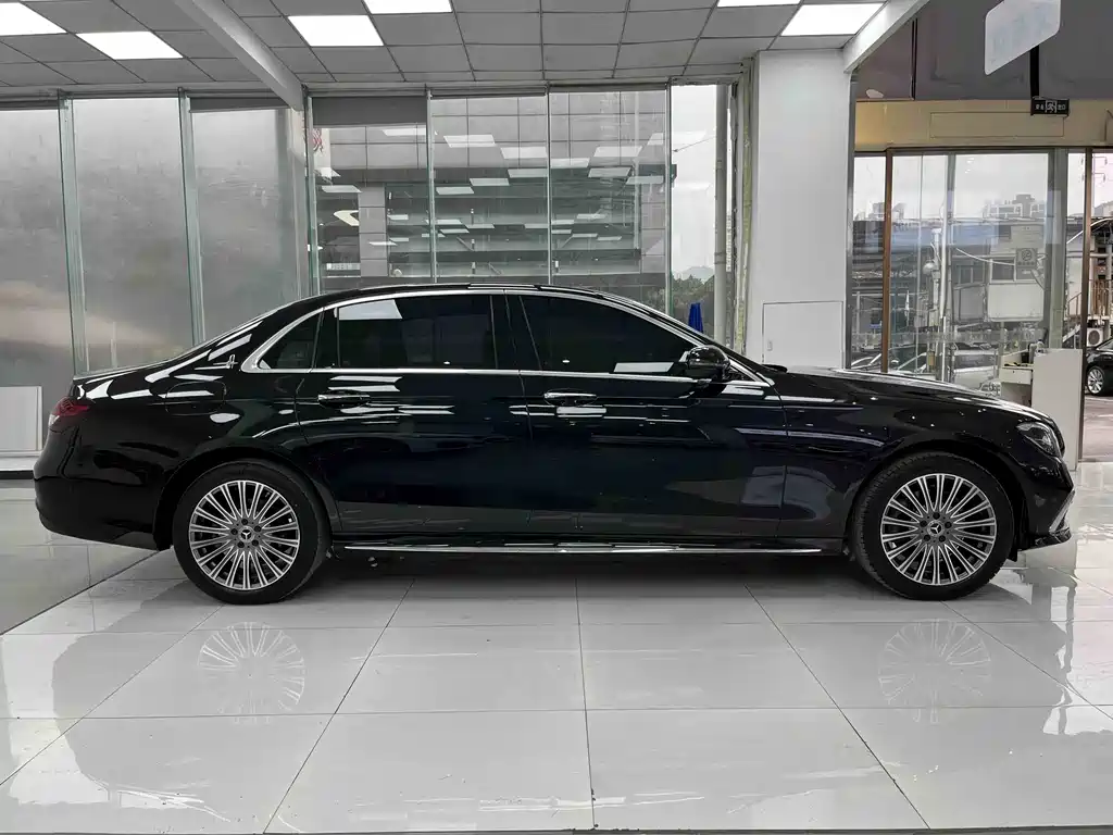 Mercedes-Benz E-Class 2024 — фото 10