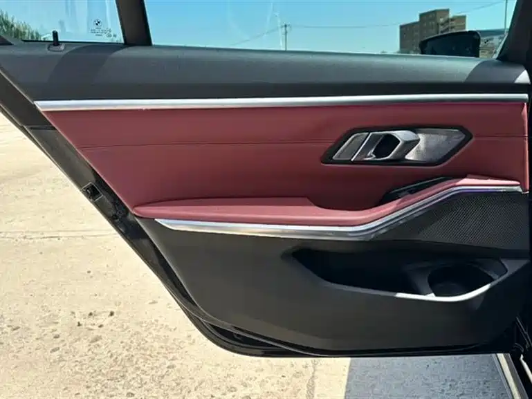 BMW 3 Series 2022 — фото 16