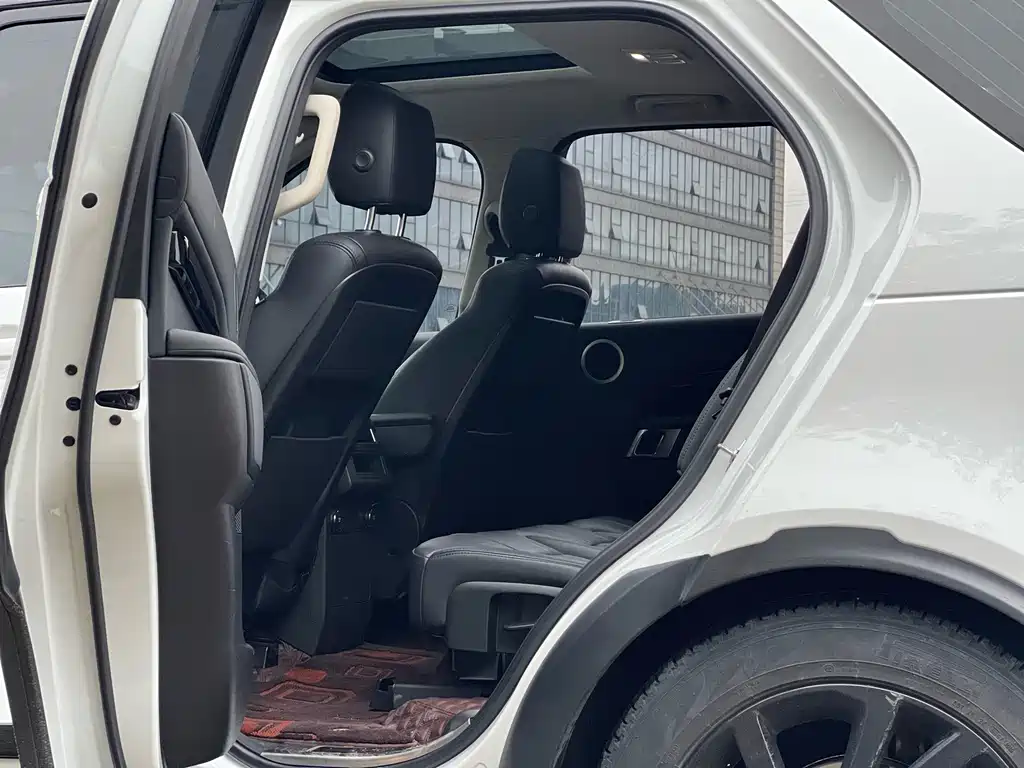 Land Rover Discovery 2019 — фото 14