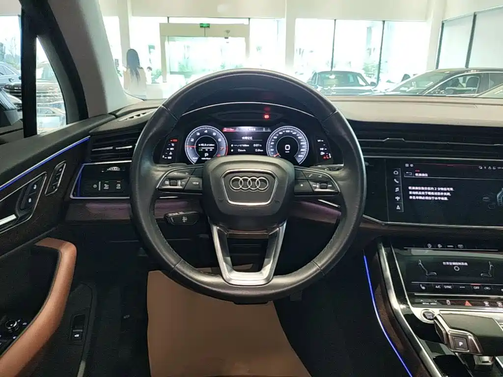 Audi Q7 2020 — фото 11