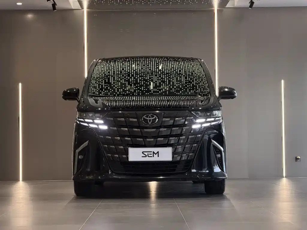 Toyota Alphard 2023 — фото 2