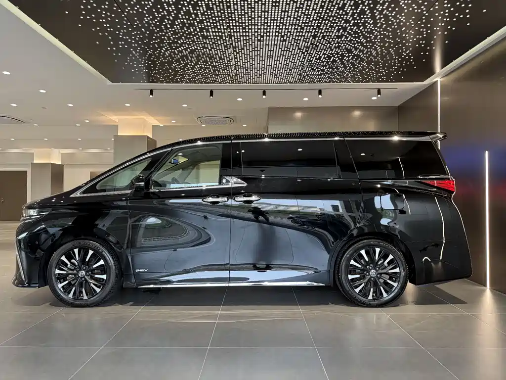 Toyota Alphard 2023 — фото 7