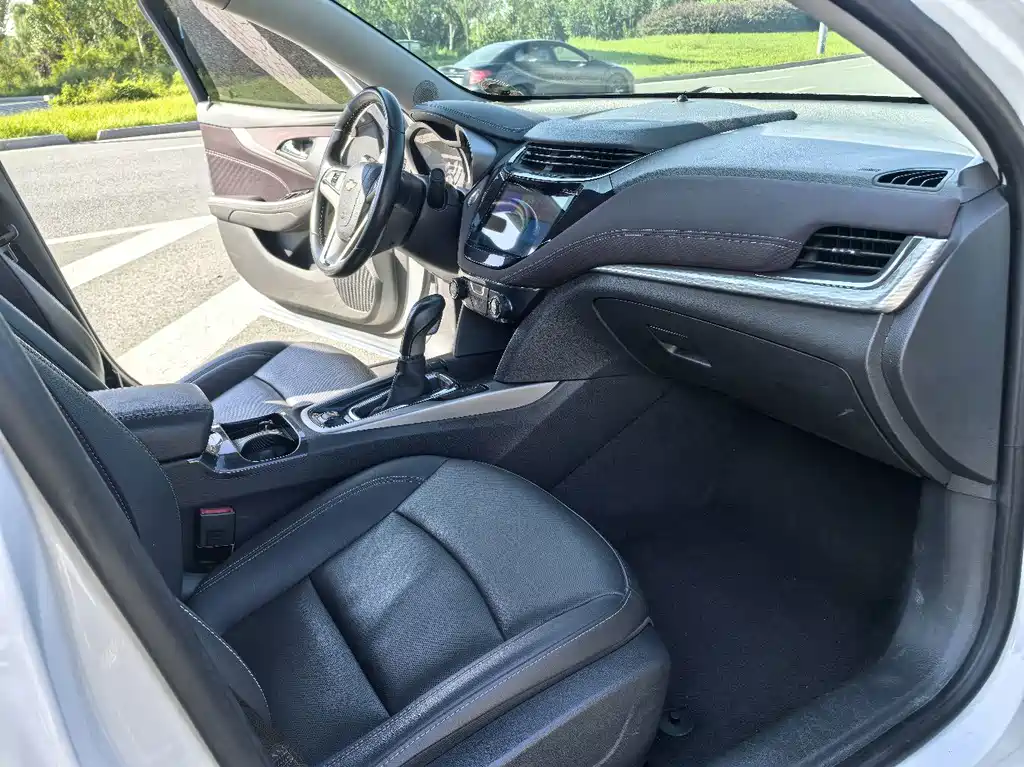 Chevrolet Malibu 2018 — фото 13