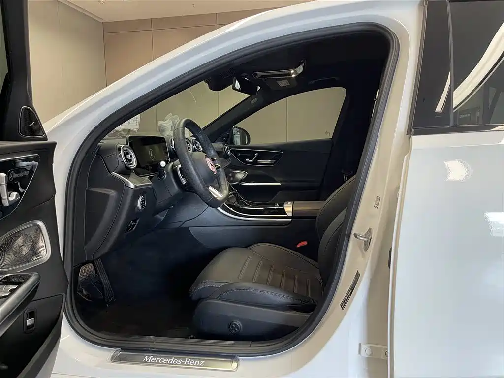 Mercedes-Benz C-Class 2023 — фото 16