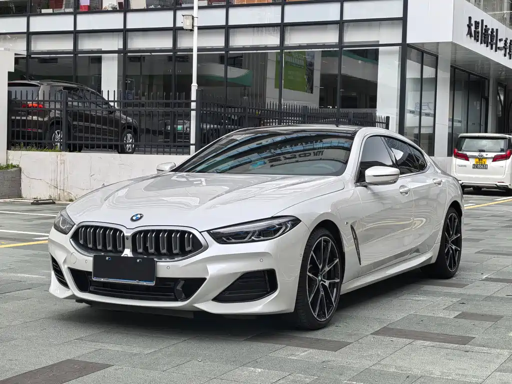 BMW 8 Series 2024 — фото 3