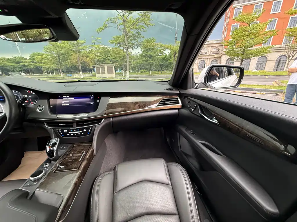 Cadillac CT6 2021 — фото 12