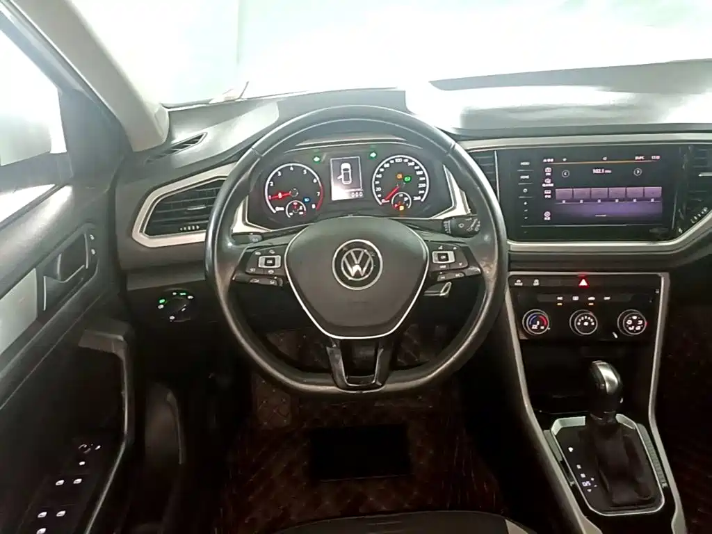 Volkswagen T-Roc 2022 — фото 11