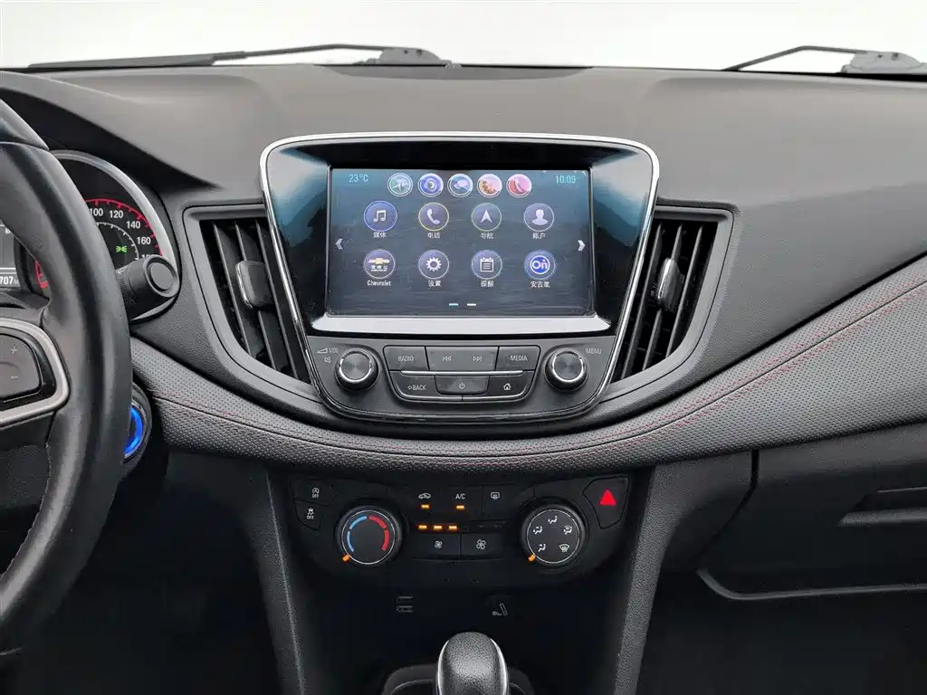 Chevrolet Monza 2019 — фото 12