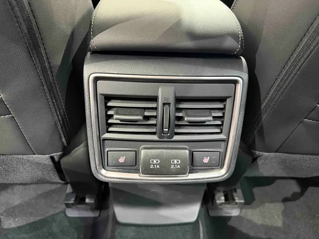 Subaru Forester 2022 — фото 17