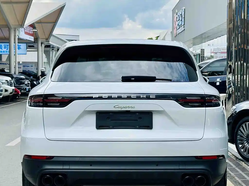 Porsche Cayenne Hybrid 2022 — фото 3