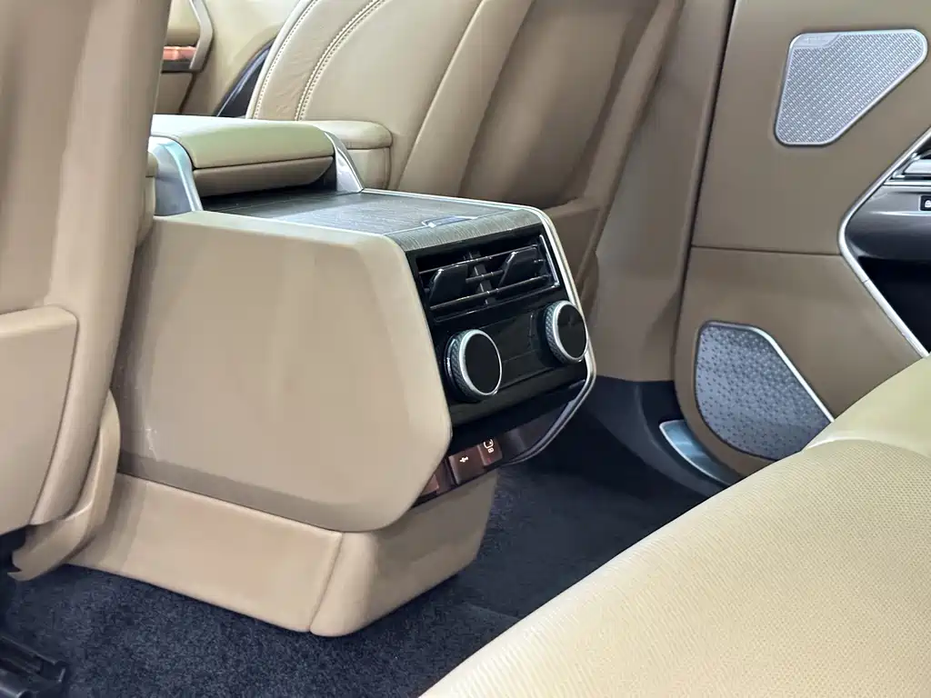 Land Rover Range Rover 2025 — фото 17