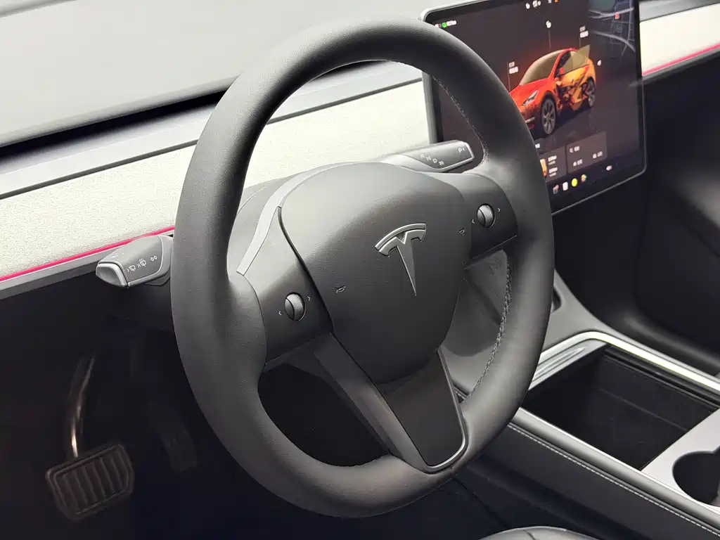 Tesla Model Y 2023 — фото 4