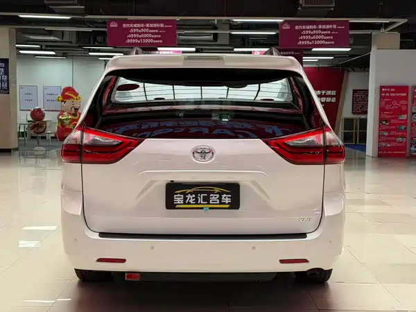 Toyota Sienna 2015