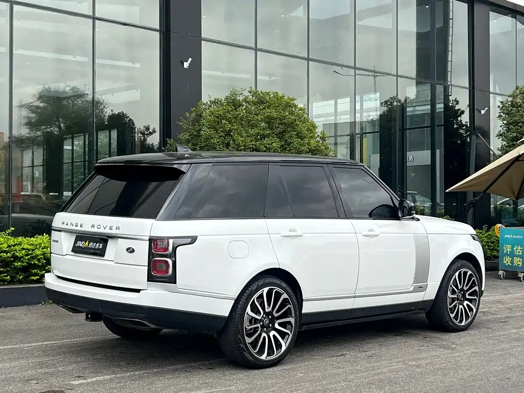 Land Rover Range Rover 2022 — фото 10