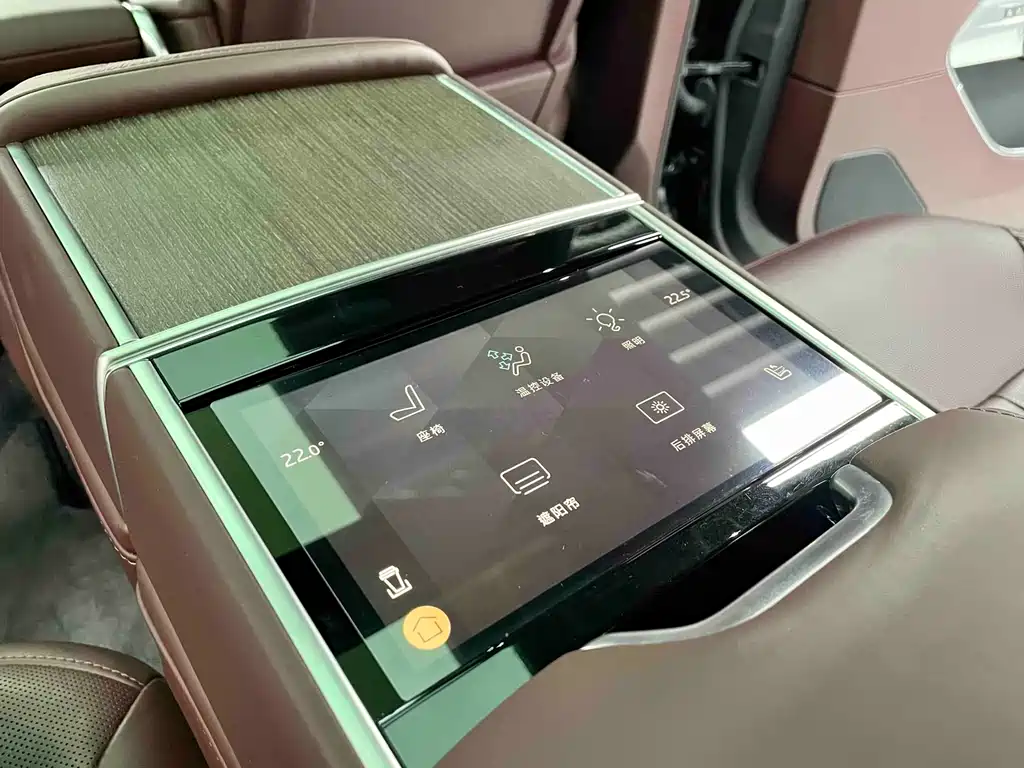 Land Rover Range Rover 2025 — фото 12