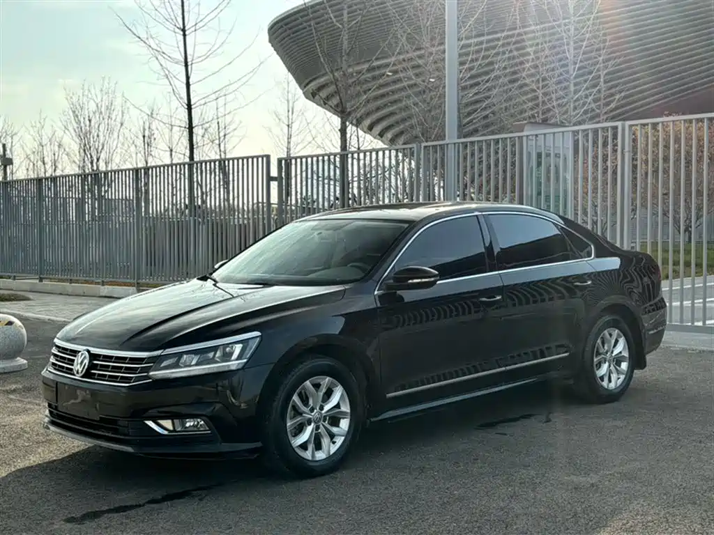 Volkswagen Passat 2018 — фото 2