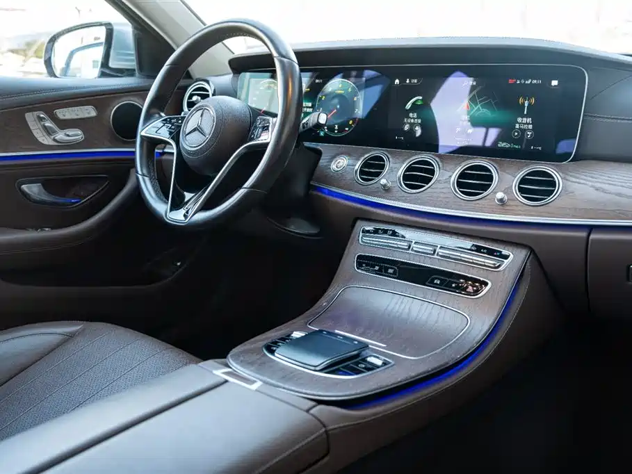 Mercedes-Benz E-Class 2023 — фото 13