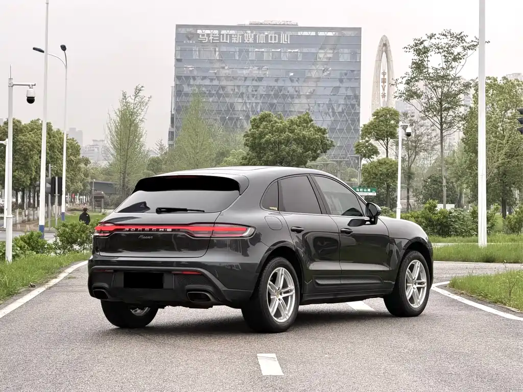 Porsche Macan 2023 — фото 3