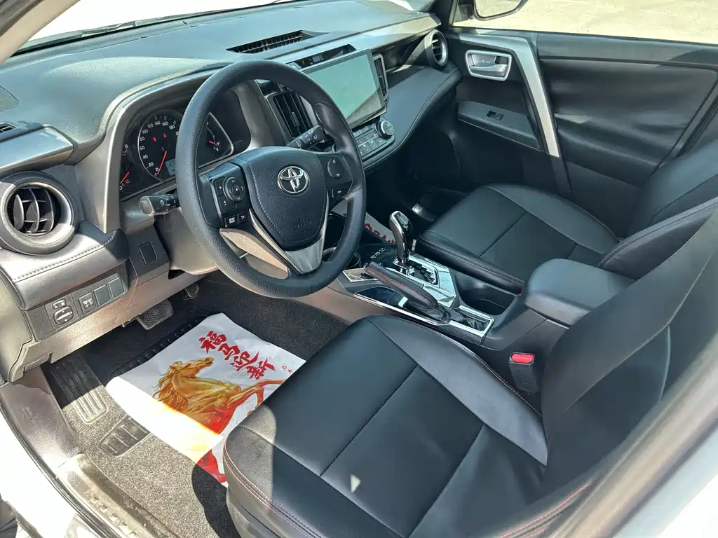 Toyota RAV4 2016 — фото 4