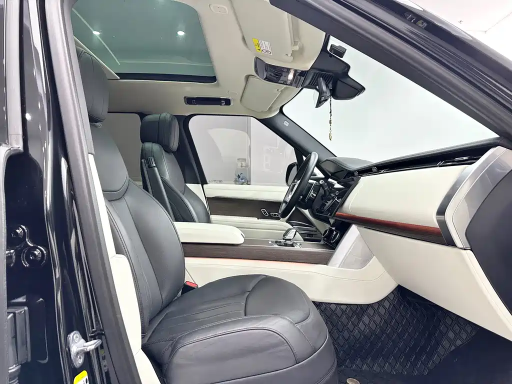 Land Rover Range Rover 2023 — фото 13