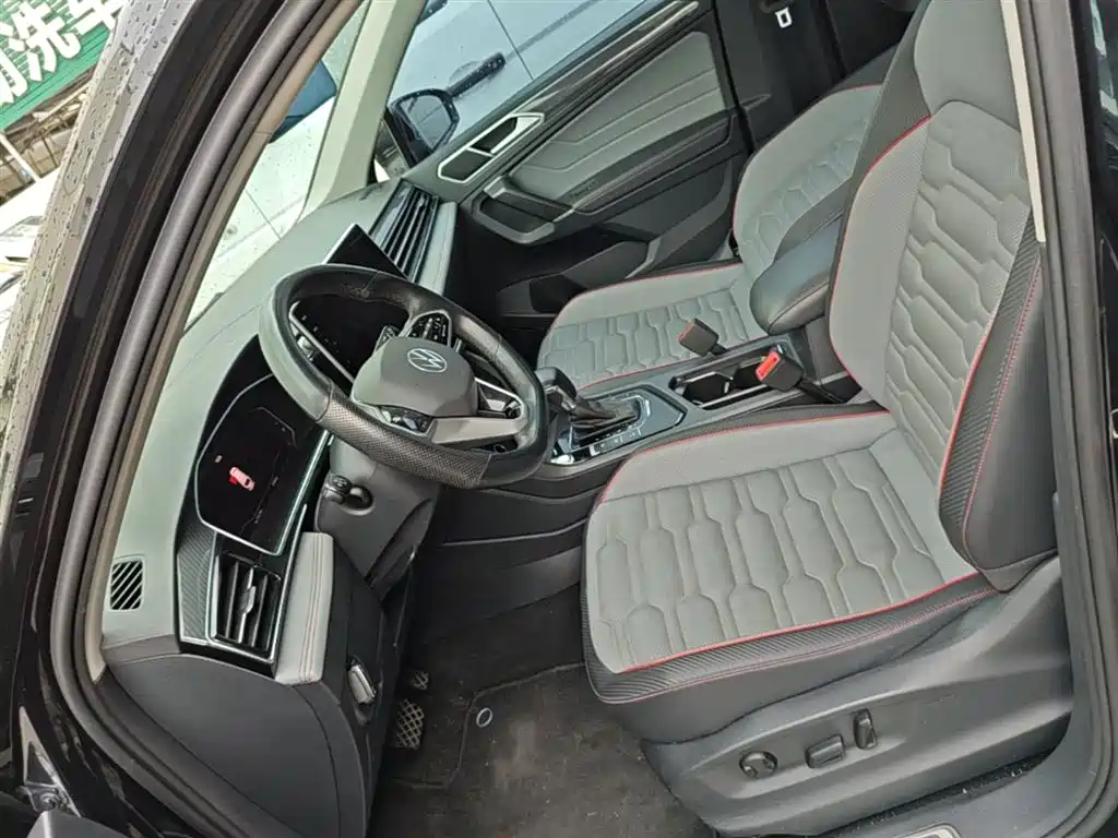 Volkswagen Tiguan L PHEV 2023 — фото 15