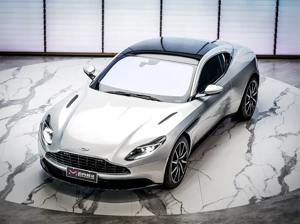 Aston Martin DB11 2018 — фото 2