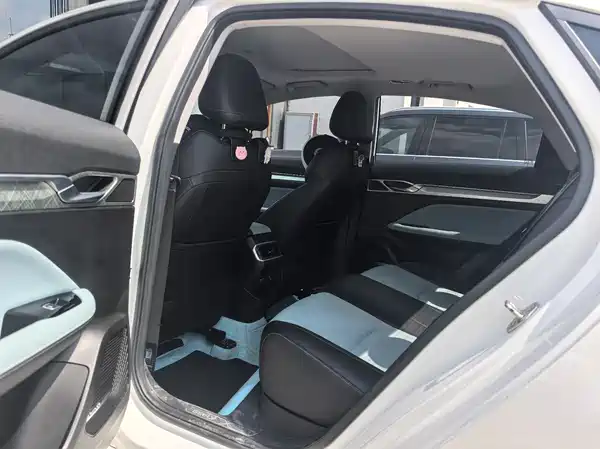 Geely Emgrand L 2022