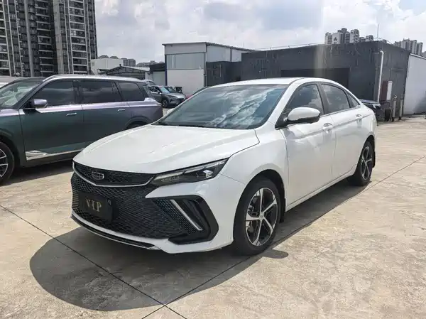 Geely Emgrand L 2022
