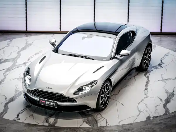 Aston Martin DB11 2018