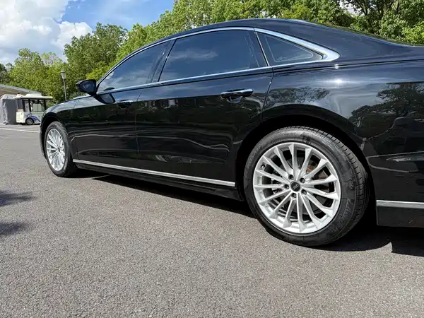 Audi A8 2022