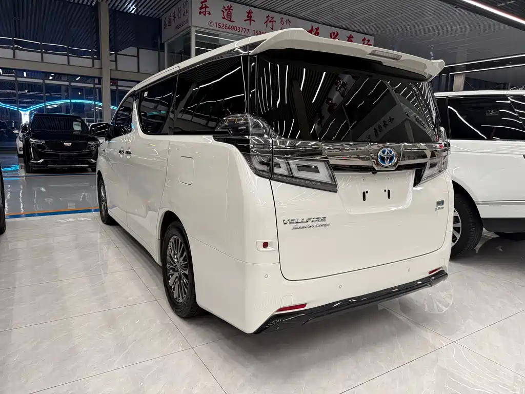 Toyota Vellfire 2021 — фото 8