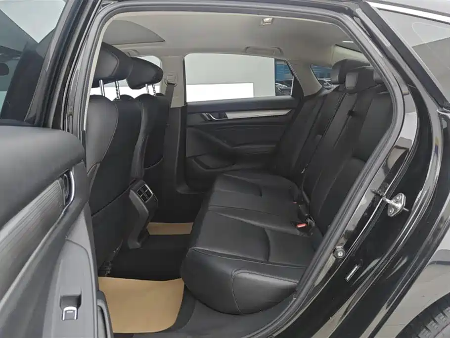 Honda Accord 2020 — фото 11