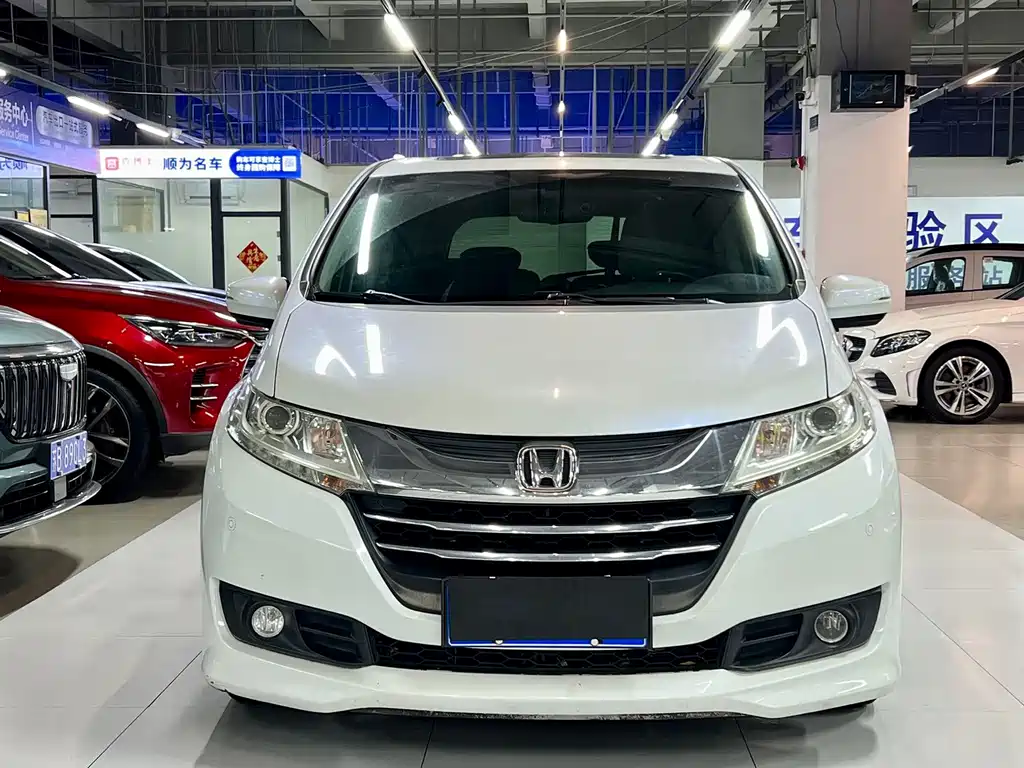 Honda Odyssey 2018 — фото 2