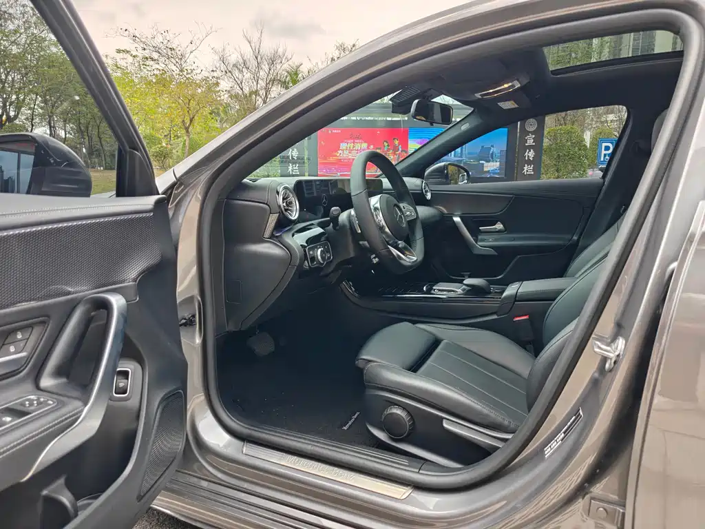 Mercedes-Benz A-Class 2022 — фото 10