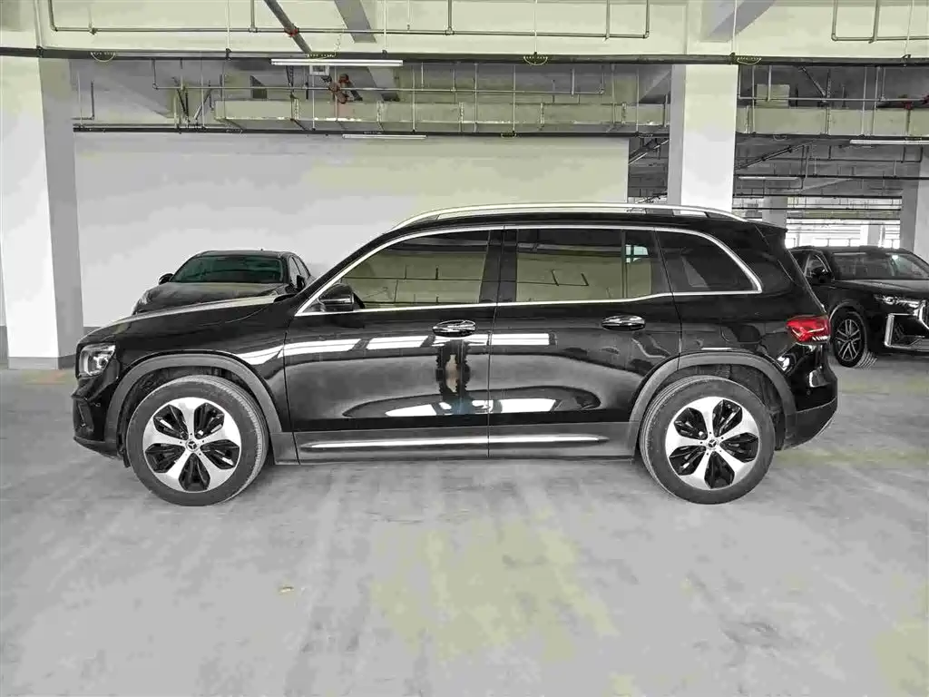 Mercedes-Benz GLB 2023 — фото 3