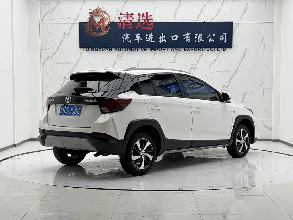 Toyota Yaris L 2022