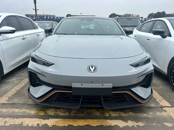 Changan UNI-V 2025