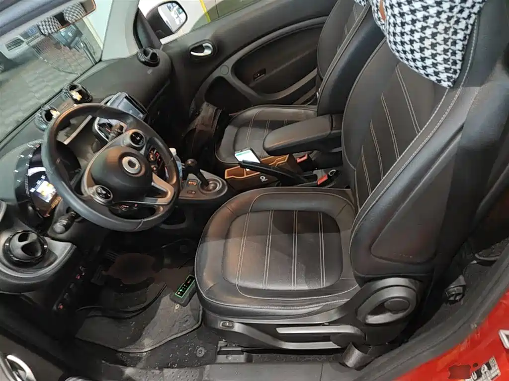 smart Fortwo 2018 — фото 17