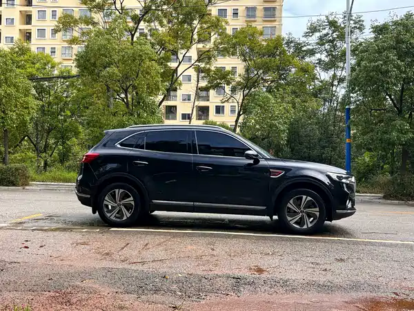 Hongqi HS5 2020