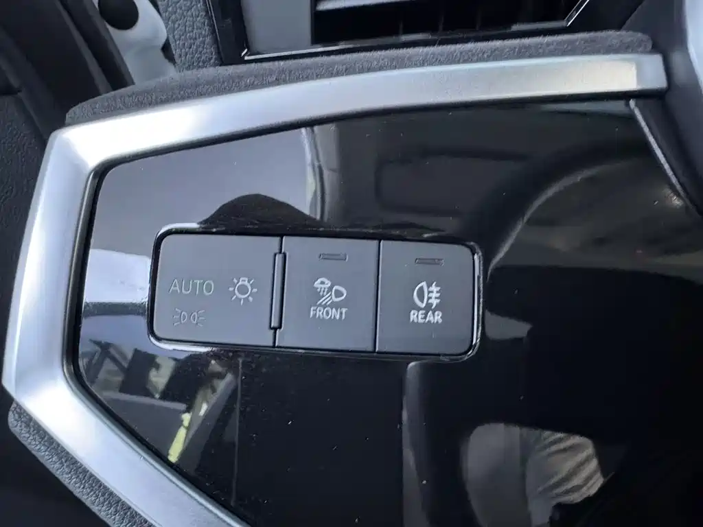 Audi Q3 2023 — фото 16