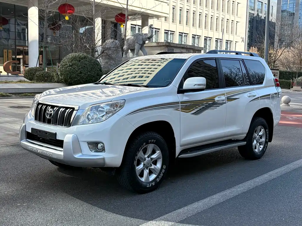 Toyota Prado 2013 — фото 1