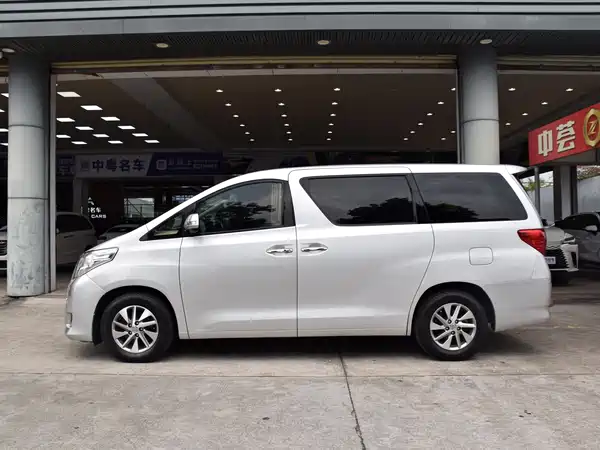 Toyota Alphard 2013