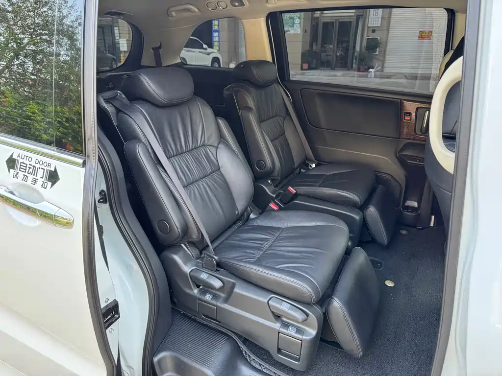 Honda Odyssey 2018 — фото 10
