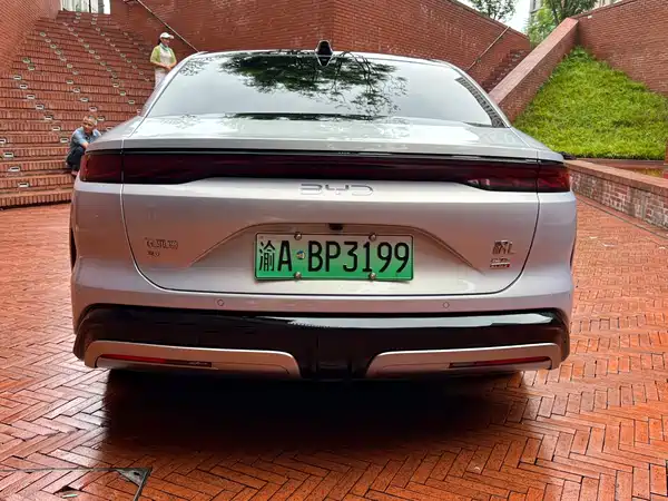 BYD Han L 2025
