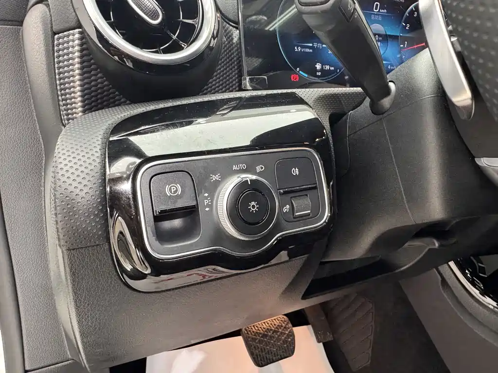 Mercedes-Benz A-Class 2019 — фото 14