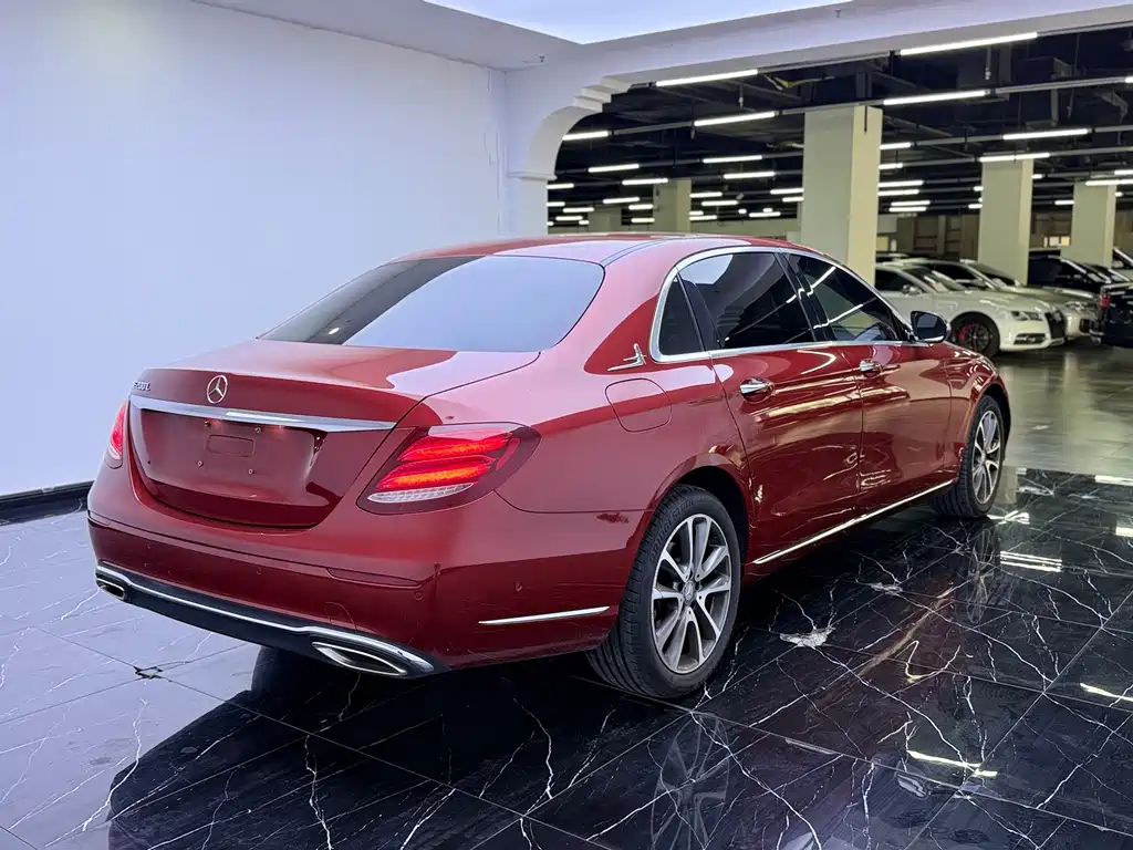 Mercedes-Benz E-Class 2017 — фото 21