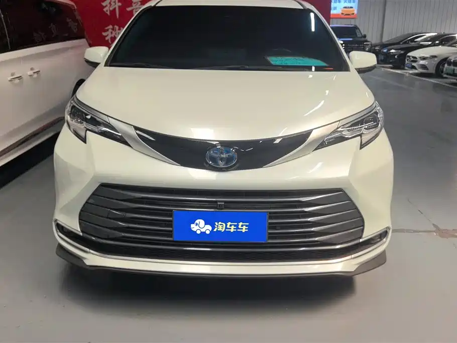 Toyota Sienna 2023